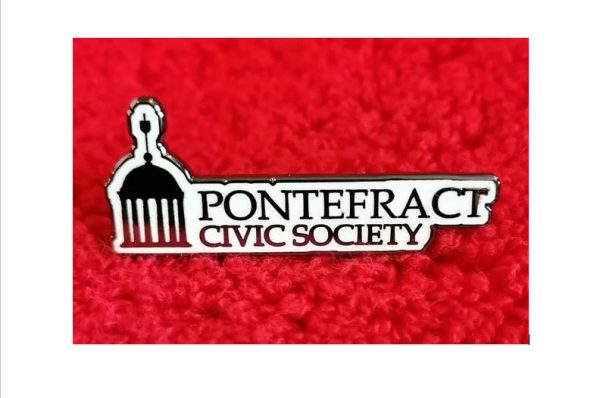 Pontefract Civic Society pin badge